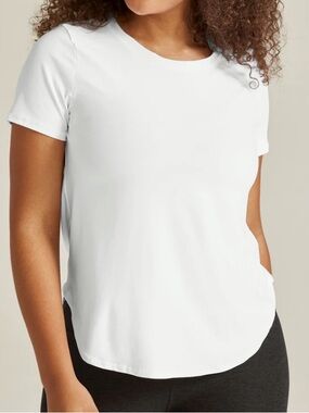 Beyond Yoga Featherweight On the Down Low Tee Size Medium